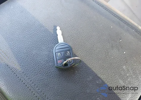 2011 Ford F-250 Lariat из США, поврежденный, VIN 1FT7X2BT1BEC10092